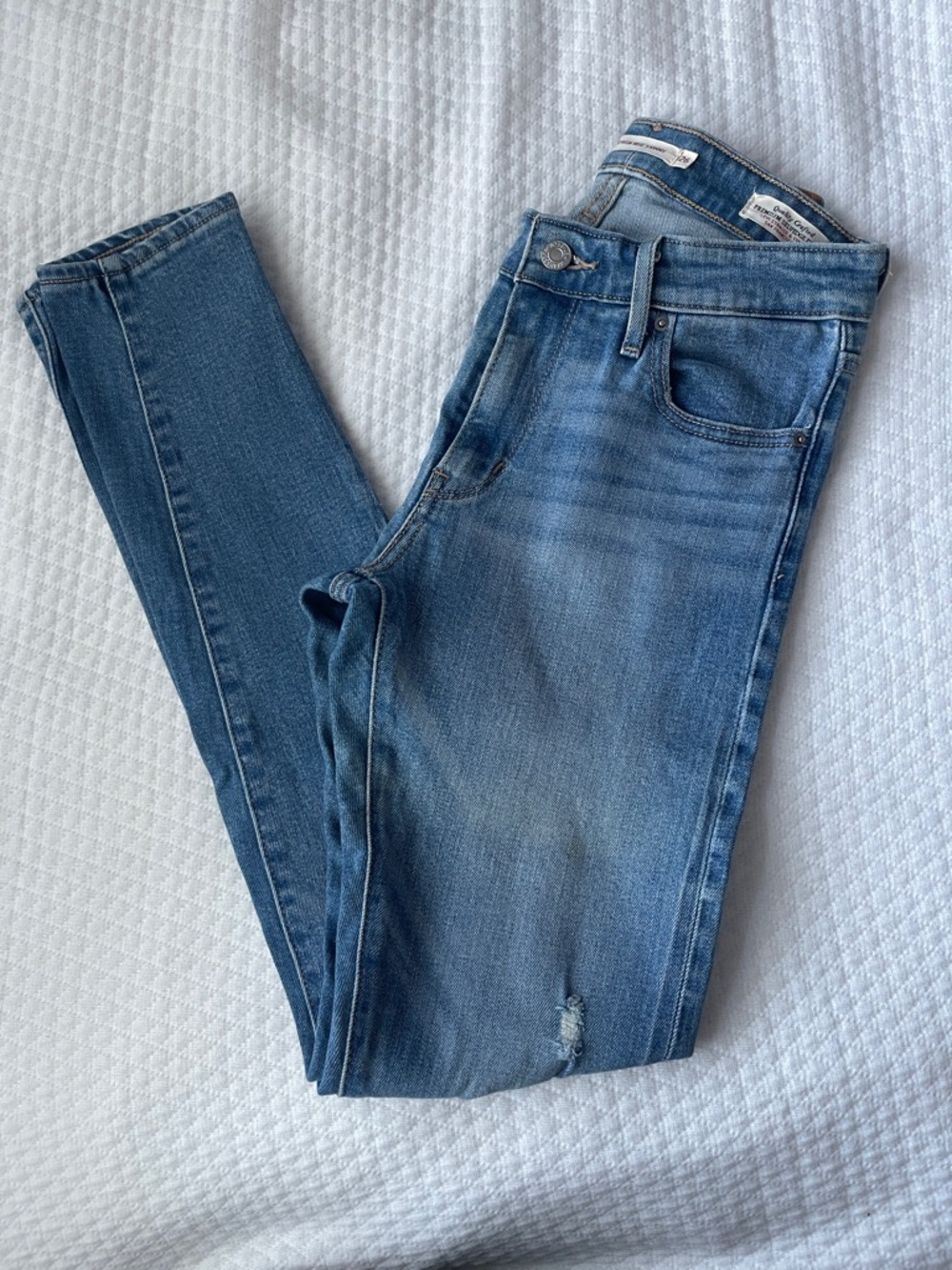 Levi’s Women’s Blue Denim Skinny Jeans - Classic Stretch Fit